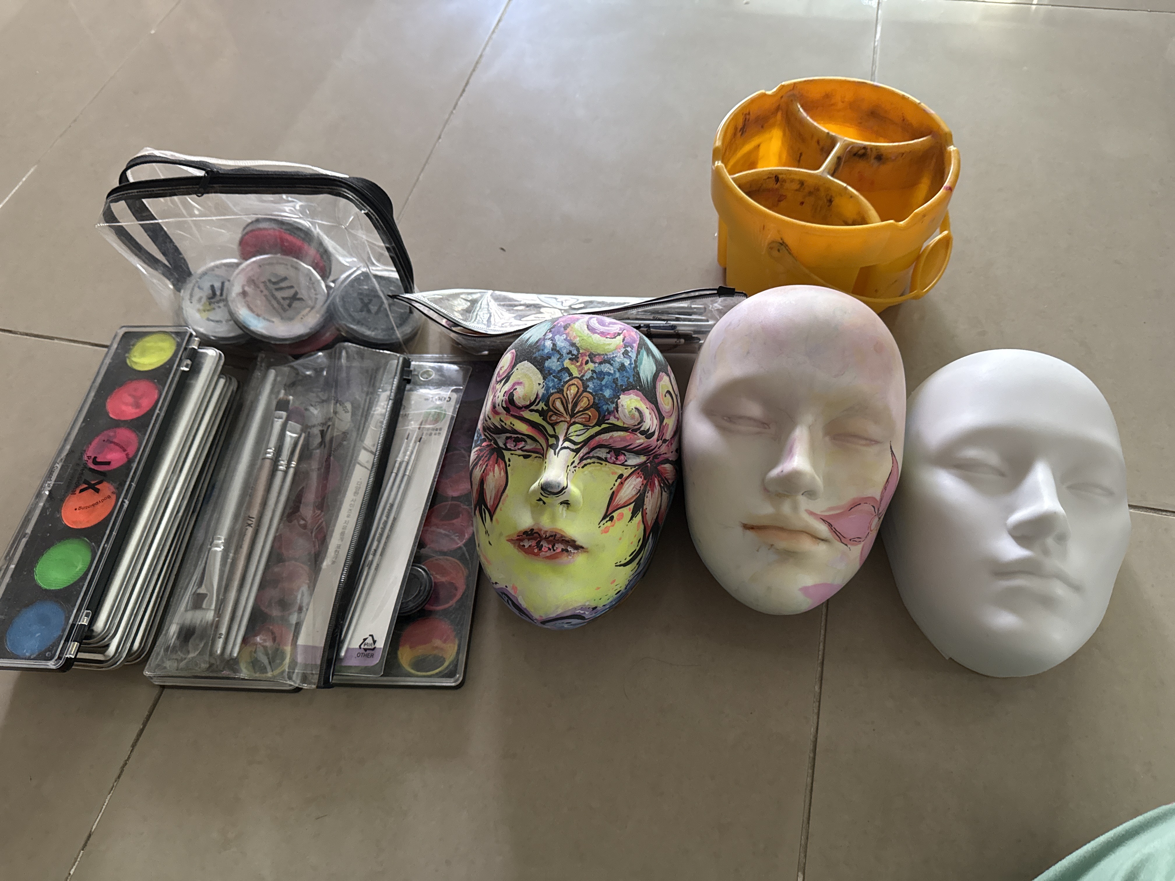 서경대 입시 때 쓰던 페이스페인팅 세트 입니다