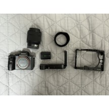 SONY A7m3 풀프레임 미러리스 카메라 + SEL28-70mm 렌즈 + 배터리 + 스몰리그 영상용 케이지 + L플레이트